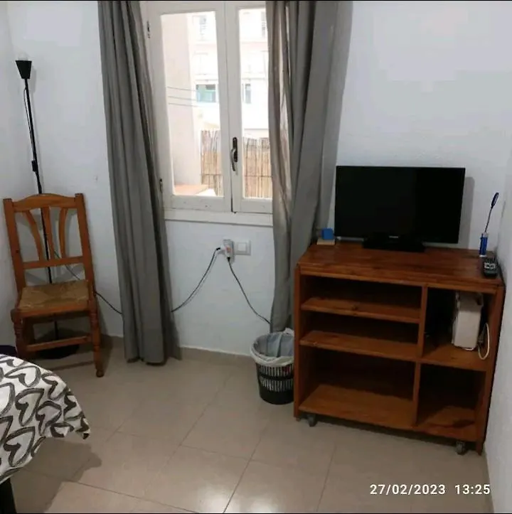 Camera Privata Singola In Appartamento, Bagno In Comune, Aria Condizionata Caldo Freddo, Wifi, Tv Llucmajor  Llucmajor (Mallorca)