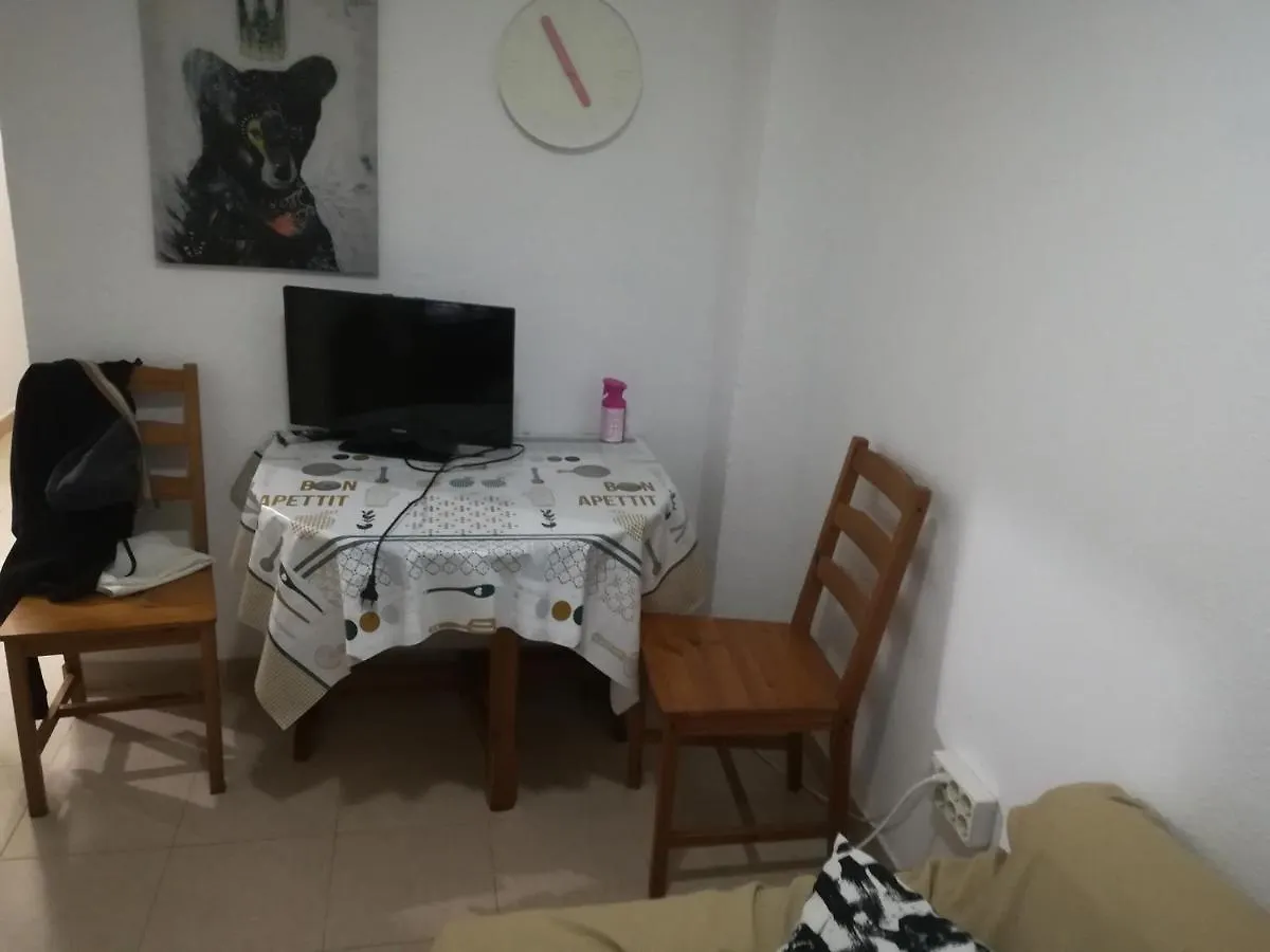 Camera Privata Singola In Appartamento, Bagno In Comune, Aria Condizionata Caldo Freddo, Wifi, Tv Llucmajor  Spain