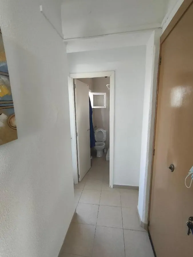 Guest house Camera Privata Singola In Appartamento, Bagno In Comune, Aria Condizionata Caldo Freddo, Wifi, Tv Llucmajor